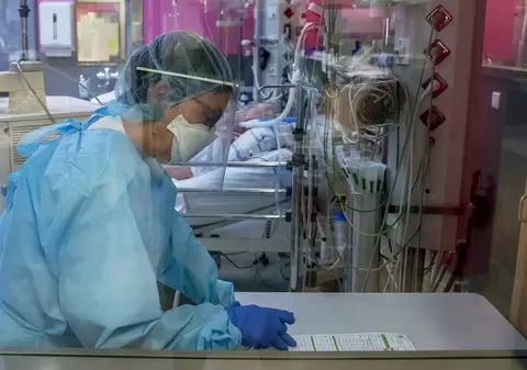 ONG-urile din România au strâns 14 milioane de euro din donații, pe timp de pandemie. Banii au mers în dotarea spitalelor și la cei săraci