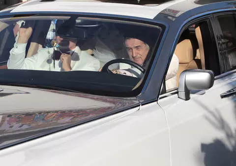 Gigi Becali, oprit de poliție în București. ”Nu aveam nici o declaraţie. Păi ce-i aia?”