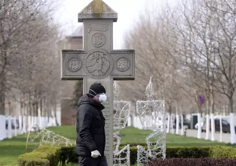 Harta deceselor provocate de COVID-19 în România. Ce alte boli aveau cei care au murit și care sunt județele în care rata de mortalitate trece de 10% dintre cei infectați