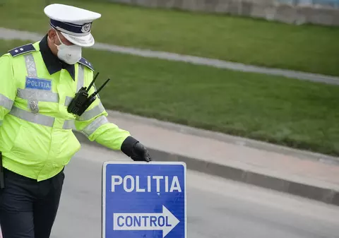 Șofer băut, reținut după ce a produs un accident, a fugit de la fața locului și a mușcat un polițist