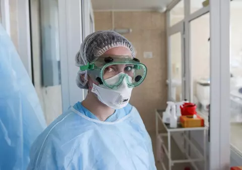 Un doctor-erou din SUA care trata pacienții de coronavirus s-a sinucis la 49 de ani: "A încercat să-și facă treaba și asta a ucis-o"