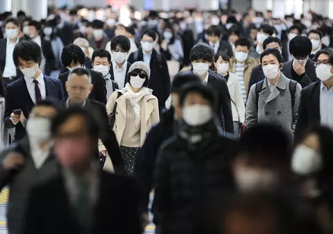 Țara în care riști până la 3 ani de închisoare și amendă de 51.000 de euro dacă nu porți mască de protecţie în public