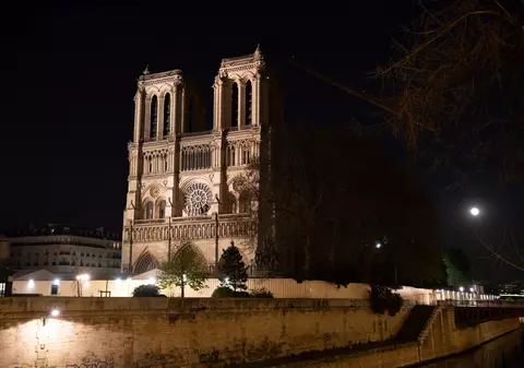 Cum arată Catedrala Notre-Dame, la un an de la incendiul devastator. O mică slujbă va fi ținută în Vinerea Mare a catolicilor