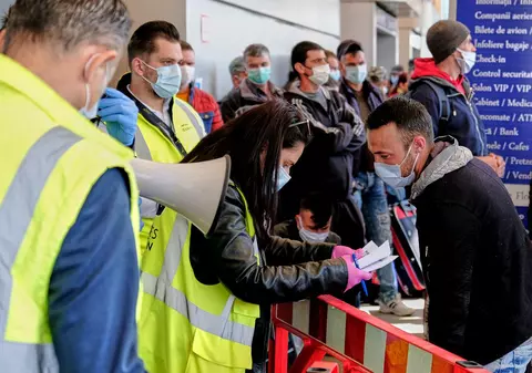 Ludovic Orban spune că în jur de 90.000 de români vor pleca în perioada următoare la muncă în străinătate. De ce nu pot fi angajaţi în România