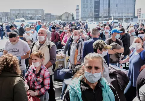 Avocatul Poporului solicită autorităţilor germane lămuriri privind situaţia muncitorilor români sezonieri, după dezvăluirile din presă