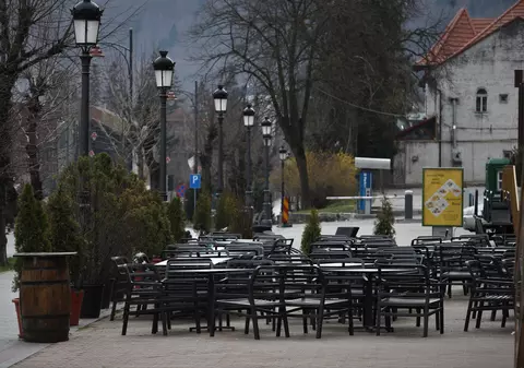 Se deschid terasele în perioada stării de alertă? Răspunsul autorităţilor