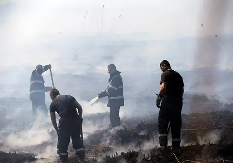 UPDATE / Poluare resimțită în București și joi dimineață. Ministerul Mediului: „Un nor de fum a fost degajat după intervenția pompierilor la Periș”