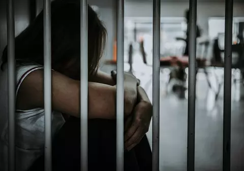 VIDEO | Deținuții din SUA se “adaptează” la pandemie. Se infectează cu bună știință, în speranța că vor fi eliberați