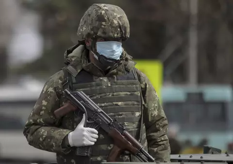 Medicii de la Suceava, deja în conflict cu Armata. Soluția militarizării spitalelor, eșecul democrației noastre