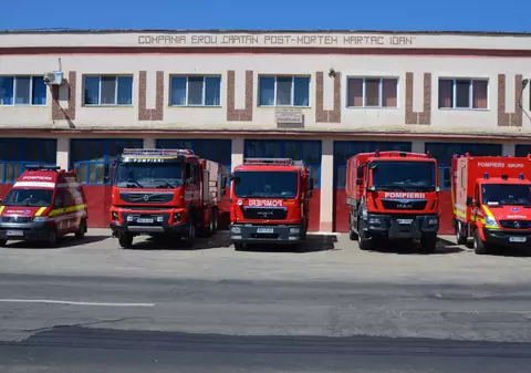 Un echipaj de pompieri din Vaslui care îşi terminase tura a acordat primul ajutor unui bărbat lovit de maşină