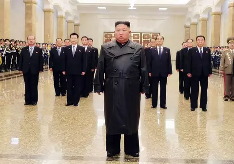 Dinastia Kim. Cine va câștiga lupta pentru putere la Phenian în cazul morții lui Kim Jong un