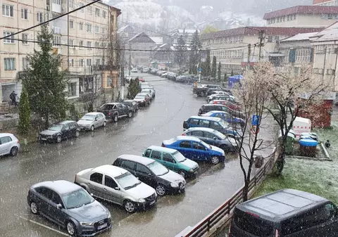 VIDEO| S-a întors iarna. Ninge în Maramureș