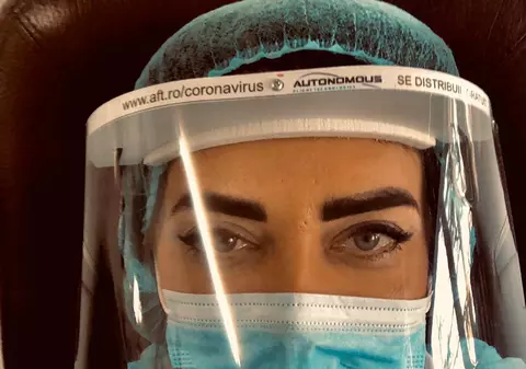 O firmă românească de drone militare face viziere gratis