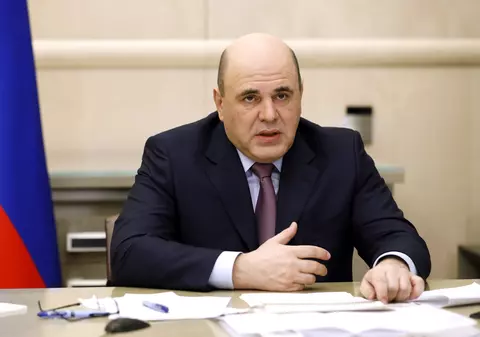 Premierul rus revine în funcţie la trei săptămâni după ce a fost infectat cu noul coronavirus