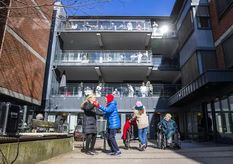 Norvegia suspendă aplicația de monitorizare a răspândirii COVID-19