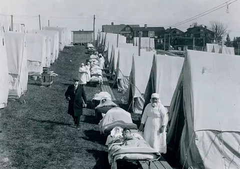 “Aceste femei care îmbătrânesc” au luat-o de la capăt, ca să mai lupte o dată. Cum au ajutat călugărițele în timpul pandemiei de gripă spaniolă și ce fac azi