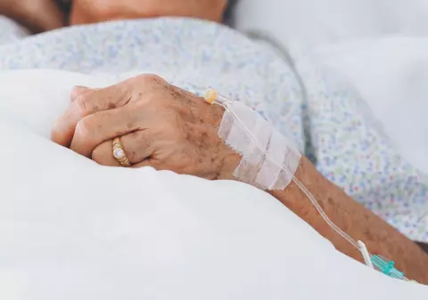 Deces trecut sub tăcere. O femeie din Galaţi a murit în azilul de bătrâni contaminat cu COVID-19, iar rudele nu au ştiut că trebuie să se protejeze