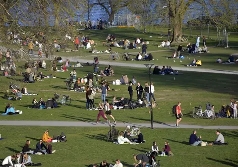 Modelul suedez, departe de imunitatea de grup. Doar 7,3% dintre locuitorii din Stockholm aveau anticorpi pentru COVID în aprilie