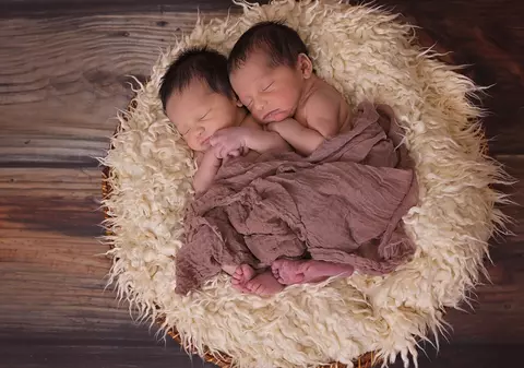 Un cuplu din India şi-a numit gemenii nou-născuţi Corona și Covid