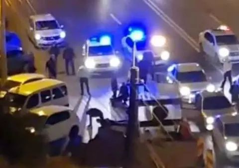 Video | Urmărire ca-n filme pe străzile din Constanța. Două autospeciale ale poliției, avariate de hoți