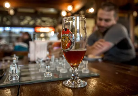 A lăsat bacșiș de 1.000 de dolari, la o notă de plată de doar 160 de dolari. Cine este mărinimosul client