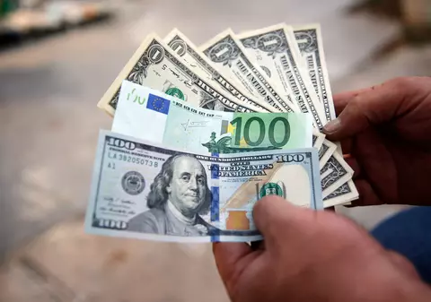 Curs valutar 10 aprilie 2020 | Leul s-a apreciat în raport cu euro și cu dolarul american. Unde găsim cel mai bun curs