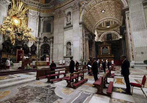 Măsuri fără precedent la Vatican. Ce se întâmplă cu cei ce vor să intre în Bazilica Sfântul Petru