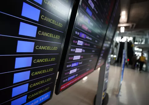 Mai multe state UE vor să permită companiilor aeriene să nu mai returneze banii pe zborurile anulate