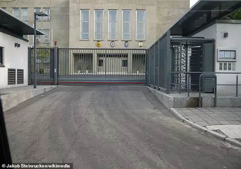 Marea Britanie și-a închis ambasada de la Phenian, “ca urmare a controalelor stricte de la frontierele Coreei de Nord”