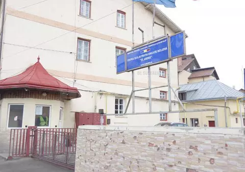 Trei angajați de la Centrul Școlar de Educație Incluzivă “Sf. Andrei” din Gura Humorului au ajuns la spital, diagnosticați pozitiv cu Covid 19