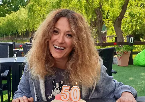 Anca Țurcașiu face plajă în curtea casei. Ce fotografii a postat pe Facebook