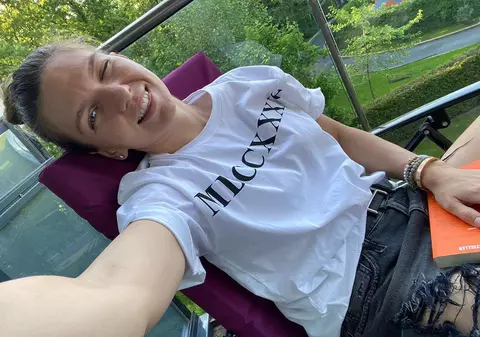 Simona Halep citește cartea “Arta subtilă a nepăsării”, pentru a învăța cum să învingă obstacolele