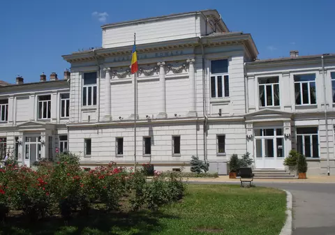 Academia Română a dăruit tablete copiiilor olimpici defavorizați, de 1 iunie