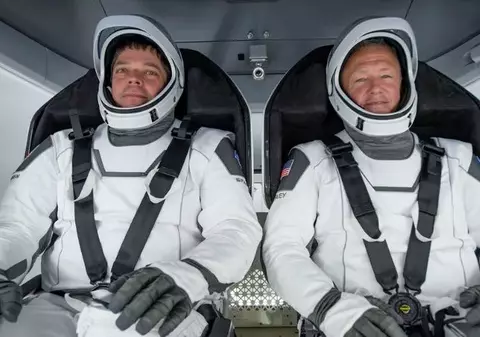 Primul zbor cu astronauți la bord al SpaceX a fost amânat pentru sâmbătă, din cauza vremii