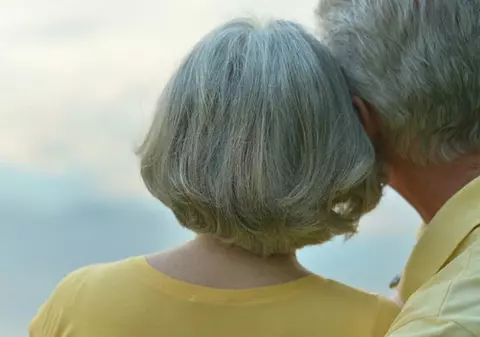 Soț și soție octogenari din Italia, uciși de COVID la diferență de o oră. Care a fost ultima dorință a femeii