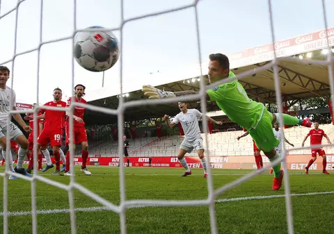 Bayern Munchen reia sezonul cu o victorie în deplasare