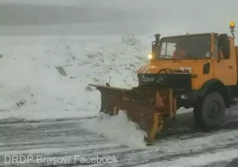 VIDEO | Acțiuni de deszăpezire la munte. Zăpadă de șase metri pe Transfăgărășan