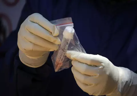 Focar de COVID-19 la un cămin de bătrâni din Bistrița - Năsăud. 22 de oameni au fost infectați cu coronavirus