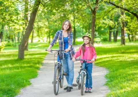 Cum înveți rapid să mergi pe bicicletă. Trucuri și sfaturi pentru toate vârstele