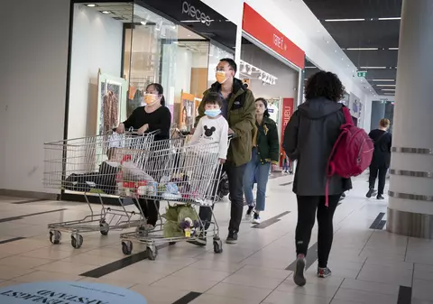 Danemarca și Norvegia redeschid școlile și magazinele