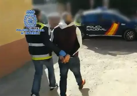 VIDEO | Români arestați în Spania pentru exploatarea muncitorilor sezonieri racolați din țară