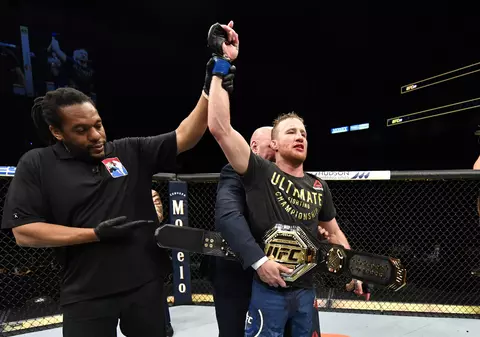 Facă-se voia președintelui Trump! Meciurile din UFC s-au disputat, deși un luptător a fost depistat cu coronavirus. Cine a fost premiantul galei din Florida