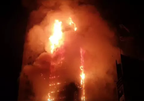 Incendiu violent la un zgârie-nori din Dubai. Poliția folosește drone pentru găsi persoanele încă blocate în Abbco Tower