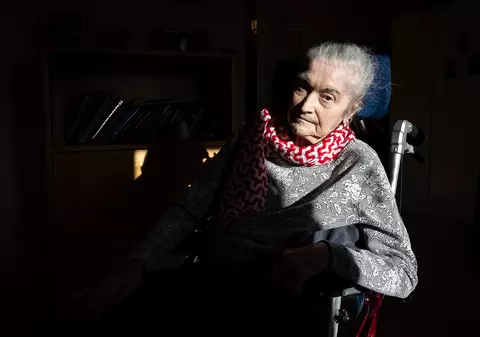 Marea iubire a lui Nichita Stănescu, poeta Gabriela Melinescu, stă într-un azil din Stockholm, izolată în fața COVID-19 și zăvorâtă în propria suferință