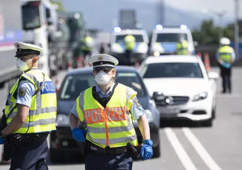 Prins de poliție în Germania, un șofer român de camion a plătit pe loc 955 de euro ca să scape de pușcărie