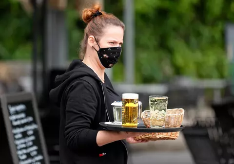 Focar de COVID-19 la un restaurant din nord-vestul Germaniei