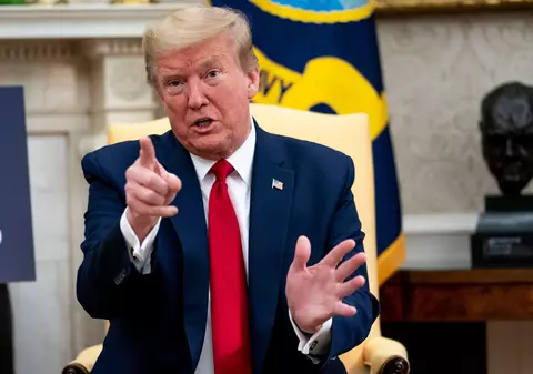 Hackerii care au atacat firma de avocatură a unor mari vedete amenință că publică “documente compromițătoare” despre Donald Trump