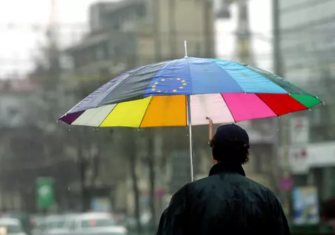 Prognoza meteo pentru 4 mai. Vreme rece, cu ploi torențiale