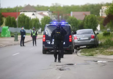 O femeie de 84 de ani din Vâlcea a fost bătută crunt și umilită de fiica sa. Poliția a deschis un dosar penal pentru violență