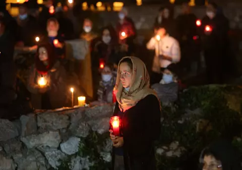Românii vor putea merge la slujba de Înviere. Patriarhia Română: „Se va desfășura normal, cu respectarea riguroasă a tuturor măsurilor sanitare”